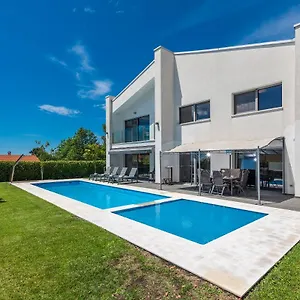 Villa Laura Istarska, Višnjan