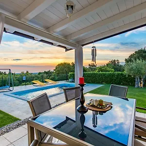 Villa Parenzana, Višnjan